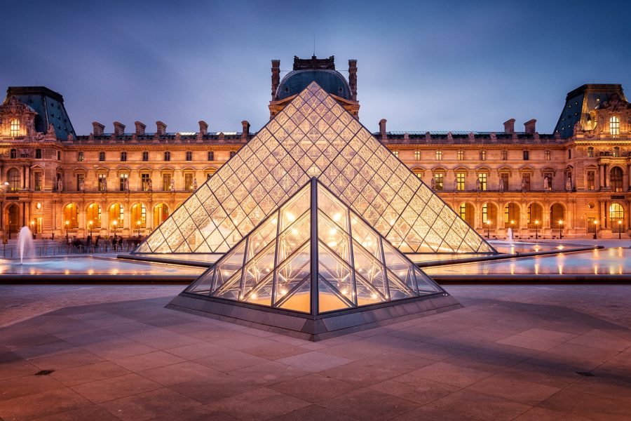 Louvre Museum Masterpieces Guided Tour with Reserved Access